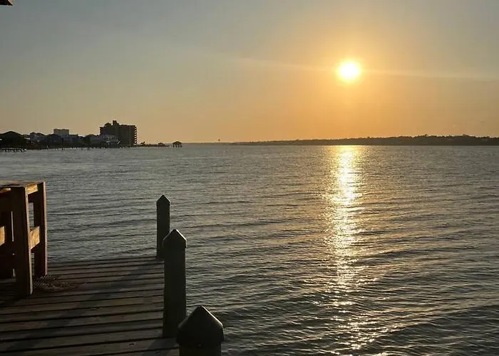 Holiday home 4br Waterfront Dock + Pool Hot Tub | Walk To *