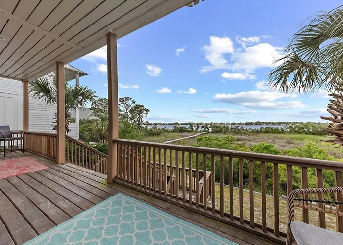 4br Waterfront Dock + Pool Hot Tub | Walk To
