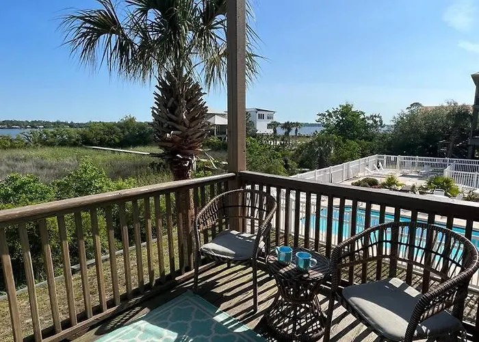 Holiday home 4br Waterfront Dock + Pool Hot Tub | Walk To *