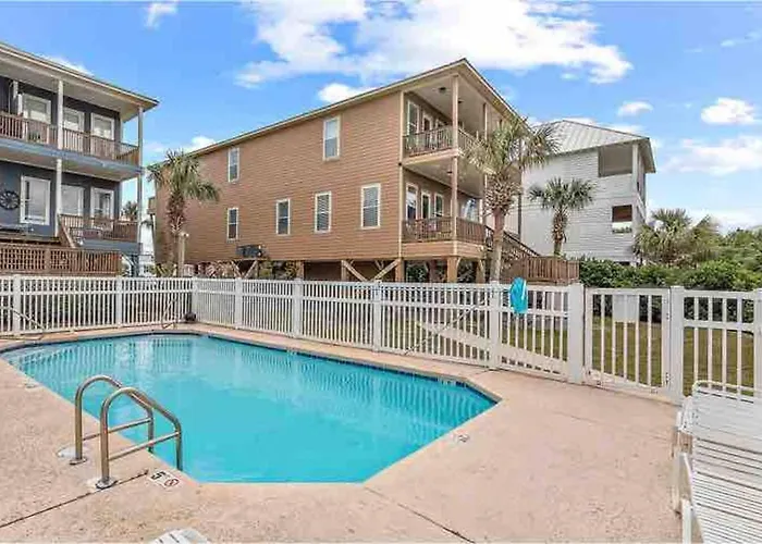 4br Waterfront Dock + Pool Hot Tub | Walk To Holiday home Gulf Shores