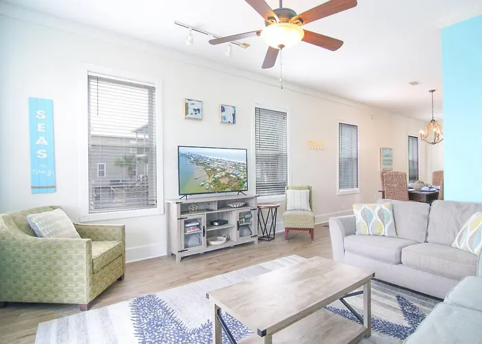 4br Waterfront Dock + Pool Hot Tub | Walk To Holiday home Gulf Shores